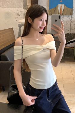 French-Style Off-Shoulder Short Sleeve T-Shirt for Stylish Versatile Outfits - Trendy Y2K Fashion Essential