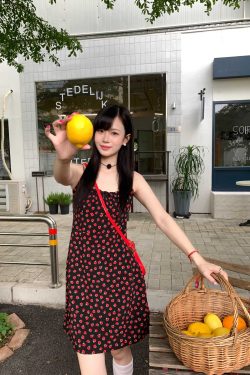 French Style Retro Black Floral Print Slim-Fit Backless Spaghetti Strap Dress - Vintage 90s Inspired Fashion
