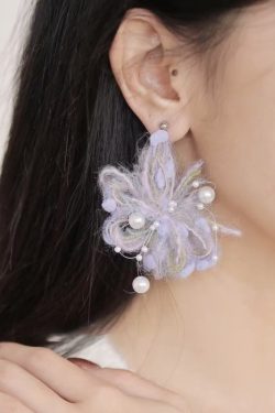 French-Style Wool Flower Pearl Stud Earrings - Sweet High-End Fashion Jewelry for Women, Niche Design with Gentle Temperament