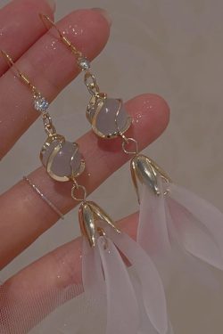 Frosted Petal Cat's Eye Tassel Earrings for Women - Elegant Super Fairy Shell Studs, 2025 Trendy Niche Design