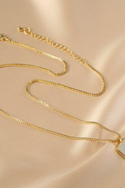 Geometric Square White Mother-of-Pearl Necklace for Women - Minimalist Versatile Choker Collarbone Chain, High-End Fashion Accessory
