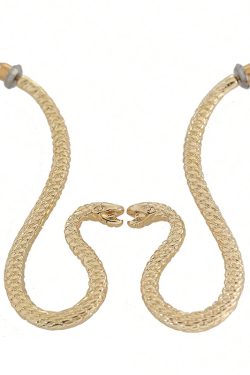 Gold 3D Snake-Shaped Earrings - Realistic Exaggerated Statement Jewelry for Parties and Outings, Bold Fashion Accessories