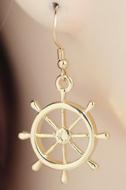 Gold Hollow Round Square Plate Earrings for Graduation, Birthday Gifts, Classmate Celebrations, Stylish Steering Wheel Design
