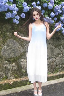 Gradient Sleeveless Strap Dress for Seaside Vacations - Long Beach Skirt Perfect for Yunnan Travel & Summer Photos
