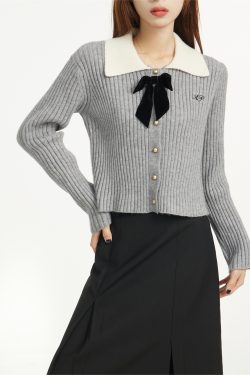 Gray Bow Detail Knitted Sweater and Pleated Skirt Outfit for Women - College Style Autumn/Winter Ensemble