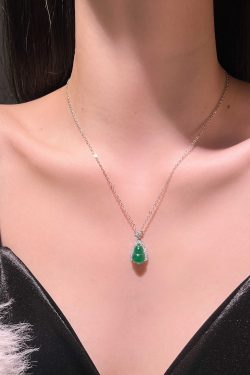 Green Jade Gourd Necklace for Women - Light Luxury Chinese Style Clavicle Chain, National Wind Jade Pendant, Trendy Neck Accessory