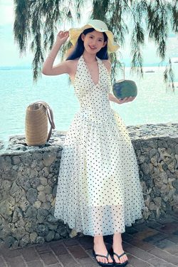 Halter Neck Polka Dot Dress - Elegant Waist-Cinching Slimming Long Dress for Travel & Vacation - Y2K Inspired Fashion