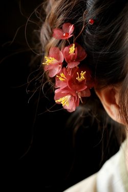 Handmade Embroidered Plum Blossom Hairpin - Ancient Style Hanfu Side Clip for Updo, Elegant Women's Qipao Hair Accessory