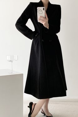 Hepburn-Style Black Wool Coat for Women, Elegant Long Waist-Cinching Thick Overcoat, Slimming High-End Fashion 90s Inspired