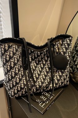 High-Capacity Women's Canvas Shoulder Tote Bag - Trendy Spring and Summer Commuting Handbag