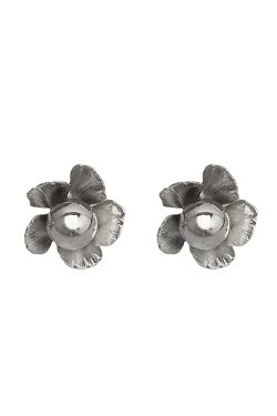 High-End Camellia Flower Stud Earrings for Women - Niche Design, Light Luxury Temperament, Summer 2025 Fashion Jewelry