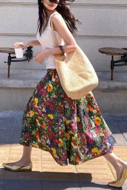 High-End Floral Midi Skirt for Women, High-Waisted A-Line Design, Summer Fashion for Pear-Shaped Figures