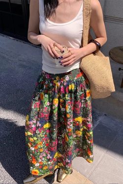 High-End Floral Midi Skirt for Women, High-Waisted A-Line Design, Summer Fashion for Pear-Shaped Figures