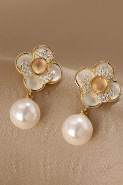 High-End Floral Pearl Earrings for Women - Exquisite S925 Silver Needle Design, 2024 Trendy Niche Jewelry