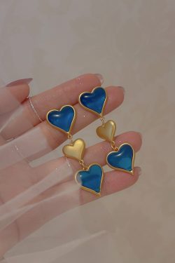 High-End French Retro Blue Heart Earrings - Fashionable Personality Accessories with Elegant Vintage Style
