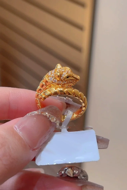 High-End Gold Leopard Ring for Women - Luxurious Old Money Style, Unique Design, Fashionable Light Luxury Index Finger Ring