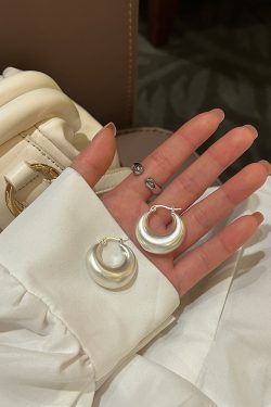 High-End Korean Minimalist Silver Matte Hollow Chunky Round Hoop Earrings for Versatile Fashion