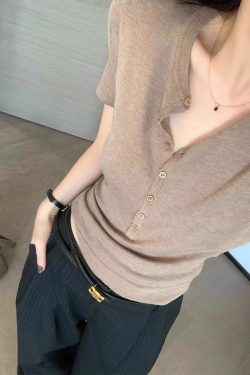 High-End Old Money Style Khaki V-Neck Short Sleeve Knitted Top for Women - Slim Fit Summer Fashion