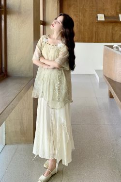 High-End Two-Piece Skirt Set for Women - Irregular Jacquard Top & Skirt - 2025 Summer Vacation Style