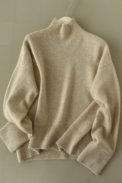 High-Neck Oversized Cashmere Sweater - Thick Seamless One-Piece Knit in Limited Edition Color - Cozy 90s-Inspired Fashion