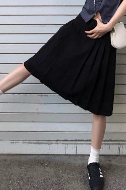 High-Waisted Black A-Line Pleated Skirt - College Style Slimming Versatile Design for Spring/Summer Fashion