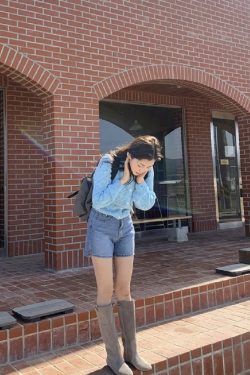 High-Waisted Retro Washed Blue Distressed Denim Shorts - Versatile Korean Style Fashion for a Chic Summer Look