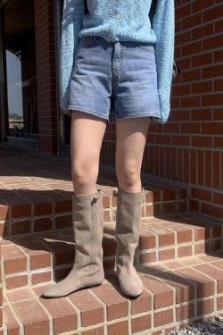 High-Waisted Retro Washed Blue Distressed Denim Shorts - Versatile Korean Style Fashion for a Chic Summer Look