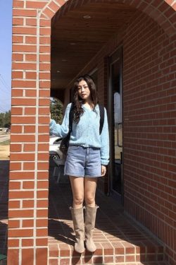 High-Waisted Retro Washed Blue Distressed Denim Shorts - Versatile Korean Style Fashion for a Chic Summer Look