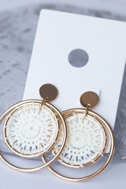 Hollow Lace Inlaid Round Earrings - Elegant Large Circle Studs for Women, Versatile Natural Style Accessories