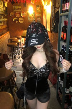 Hooded Spicy Girl Tank Top for Women - Slim Fit Summer Black Top with Beautiful Back Design - Y2K American Style Fashion