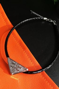 Inverted Triangle Black Leather Choker Necklace for Women - Light Luxury Clavicle Chain, Trendy High-End Design