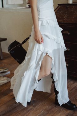 Irregular Lace Draped Midi Skirt – High-End Niche Design for Spring/Summer Fashion Trends