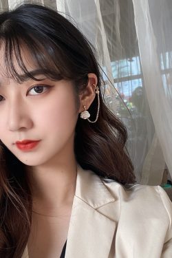Japanese Korean Retro Light Luxury Rose Flower Pearl Stud Ear Cuff Earrings for Elegant Style