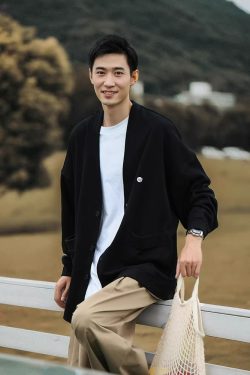 Japanese-Style Retro Solid Color V-Neck Cardigan Sweater for Men & Women - Casual Knitted Jacket, Autumn City Boy Aesthetic