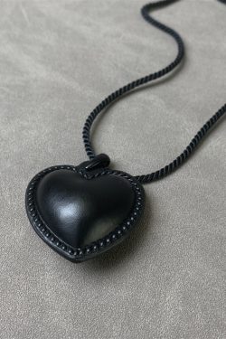 Korean Style 3D Heart Necklace - Vintage Leather Thin Cord Sweater Chain, 2024 Trendy Women's Accessory