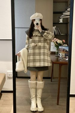 Korean-Style Mid-Length Slimming Gray Wool Coat Set for Women - Soft, Thick, and Warm for Early Spring Fashion