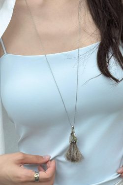 Korean Style Retro Metal Mane Tassel Necklace - High-End Fashion Statement Chain for Light Luxury Temperament and Unique Style