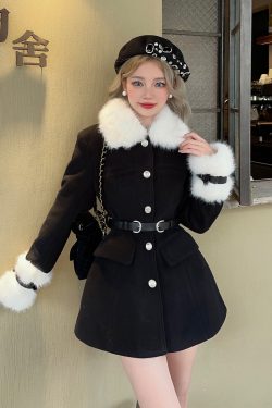 Korean-Style Soft Long Woolen Coat with Fur Collar and Waist Definition for Winter Fashion