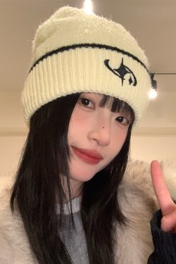Korean-Style White Knitted Hat for Women - Warm Autumn Winter Neck Gaiter Scarf, Cold-Resistant and Versatile Fashion Accessory