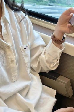 Korean-Style White Long Sleeve Polo Shirt for Women, Unique Design for Early Spring Fashion, French Chic Outfit