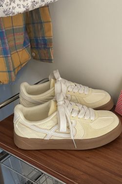 Korean Style White Sneakers for Women - Casual Versatile Soft Sole Sports Shoes for Training and Skating - 2025 Trend