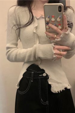 Lace Edge Pullover Top - Irregular Split Design, Slim Fit Round Neck Knitted Shirt for Early Autumn Fashion