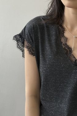 Lace Trim V-Neck Short Sleeve T-Shirt for Women, French Style Loose Top with Wide Shoulders, 2025 Summer Fashion