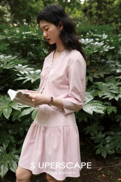 Lace-Trimmed V-Neck Short Top and Skirt Set - Women's 90s Inspired Y2K Fashion Ensemble