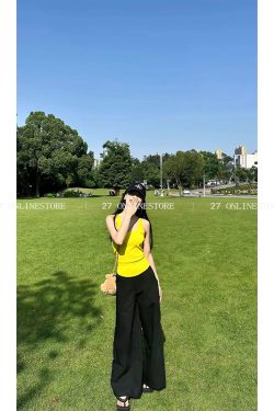 Lemon Yellow Sleeveless Knitted Vest Top and Black Draped Wide-Leg Suit Pants Set - Chic 90s Inspired Style for Effortless Elegance