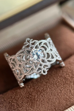 Light Luxury Adjustable Open Ring with Diamond Niche Design for Women - Versatile European American Style Jewelry