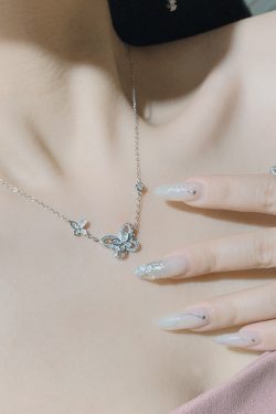 Light Luxury Butterfly Pendant Necklace for Women, High-End Clavicle Chain, 2024 Trendy Neck Chain, Elegant Accessories