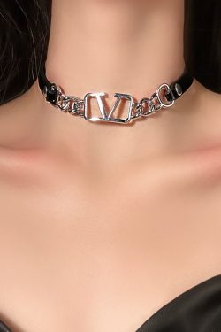 Light Luxury Clavicle Chain Neck Choker Necklace for Women - Trendy V-Spliced Design, Sweet Cool Style, Niche Fashion Accessory