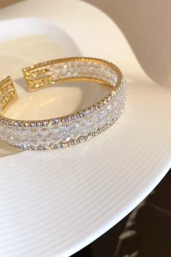 Light Luxury High-End Bracelet - Paris Fashion, Elegant Niche Design, Trendy Temperament Accessory, Chic for Any Occasion