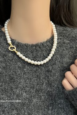 Light Luxury Pig Nose Pearl Necklace for Women, Niche Design Clavicle Chain, Versatile High-End Neck Accessory